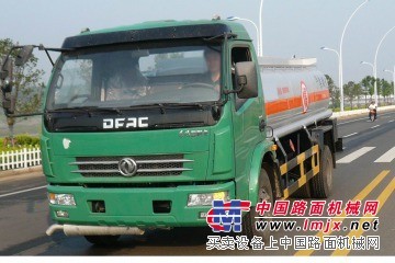 油罐車廠家專業推薦14噸油罐車、15噸油罐車、16噸油罐車