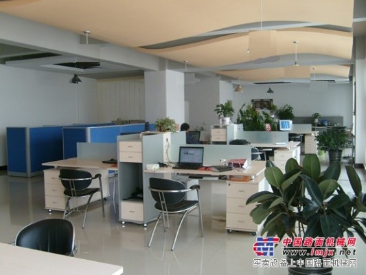 黑龙江齐齐哈尔各种品牌空压机大中小修服务，空压机配件