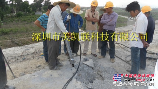 供应湖南岩石混凝土分裂机.劈裂机生产厂家