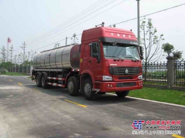 供应重汽前四后八20方沥青运输车