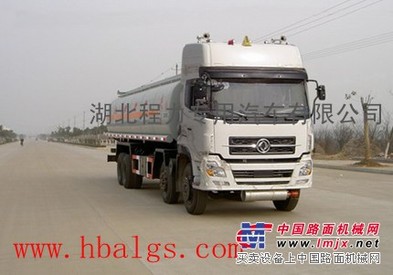 供应东风小三轴油车、化工车现车