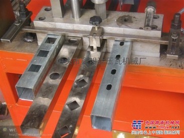 供应锌钢铁管冲孔机、冲孔机价格、冲孔机参数