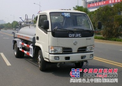  求洒水车   东风多利卡洒水车