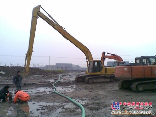 上海地區及周邊挖掘機租賃，崇明加長臂挖掘機出租