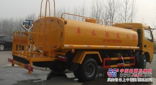 供應 上海有灑水車嗎 湖北程力13872886510