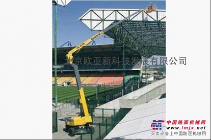 柴油驱动曲臂式高空作业平台 