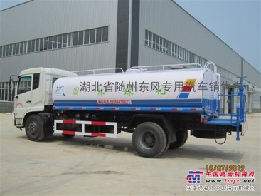 东风小金霸洒水打药车