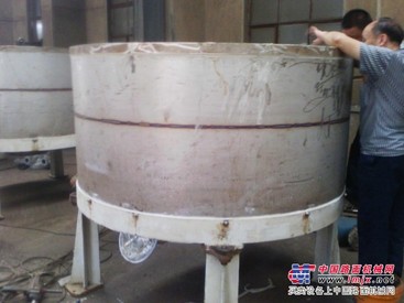 胶南不锈钢碾砂机 碾轮式混料机 S114混料机 树脂砂混砂机