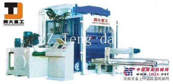 QTY6--15型砌块成型机   一机多用，适应性强