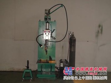 建湖广厦智能焊接设备有限公司专业生产油缸专机
