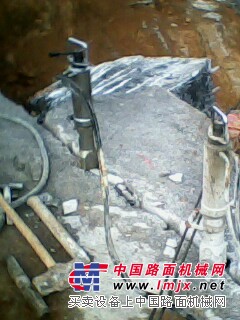 供应岩石混泥土爆破设备胀石机