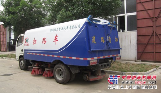 东风福瑞卡扫路车