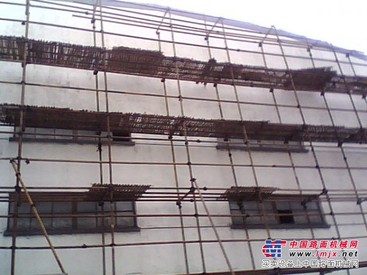 搭建钢管脚手架