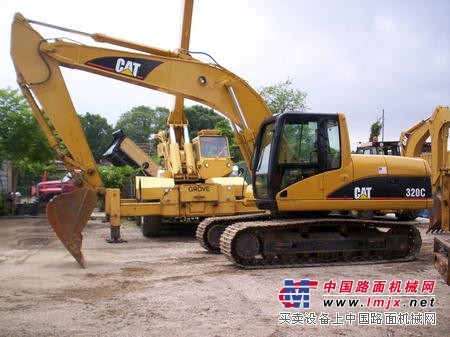 北京个人低价出售两部卡特320C挖掘机