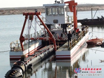 供应HLC500型液压绞吸式挖泥船