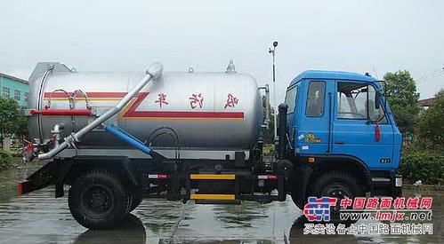 供应东风145吸污车