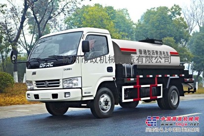 供应8吨普通智能带导热油型沥青洒布车