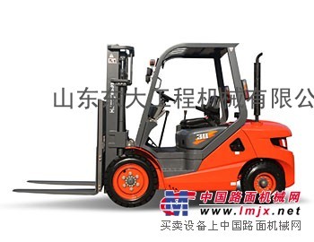 内燃叉车|龙工叉车专营济宁专卖给你更大的舞台