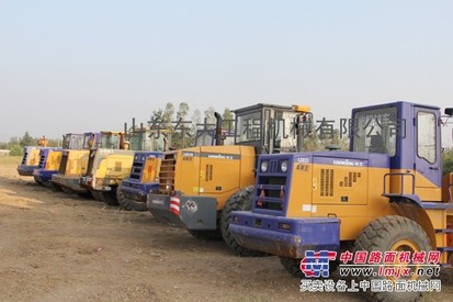 解读二手龙工装载机济南专卖赢得市场的秘诀
