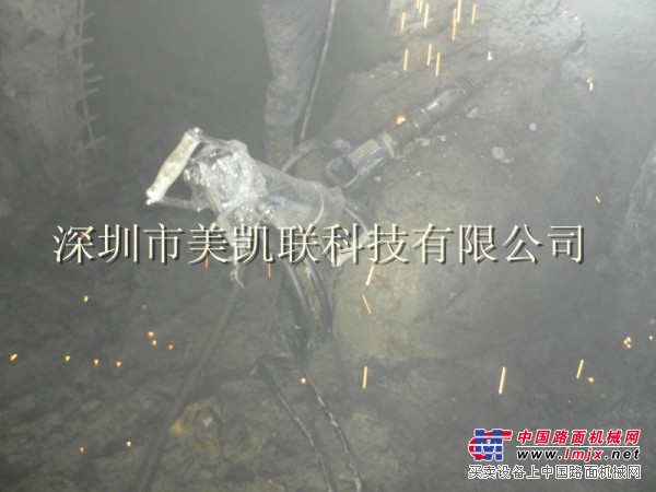 矿山洞采小型设备，可狭窄巷道作业，无需爆破
