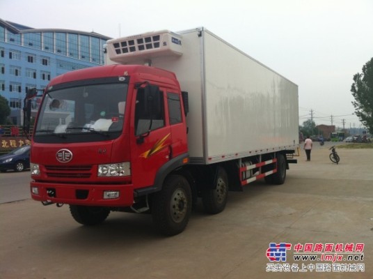 新疆辽宁解放7米7.5米9.6米鲜肉冷藏车价格物品冷藏车厂家