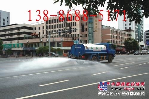 2012新款东风145洒水车多少钱？13886885171