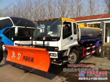 五十铃洒水推雪车价格(奥力养路机械) 15吨五十铃重卡底盘