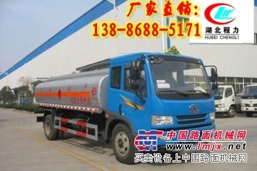 加油車(chē)和運(yùn)油車(chē)的區(qū)別？13886885171廠家直銷(xiāo)油罐車(chē)