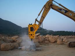 上海長期出租各種型號的挖掘機，壓路機，破碎錘，打樁機
