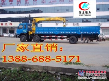 江西东风小三轴随车吊多少钱？13886885171