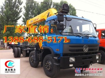 河南东风小三轴随车吊多少钱？13886885171