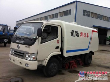 东风劲卡清扫车报价,6吨小型扫路车,环卫扫路车