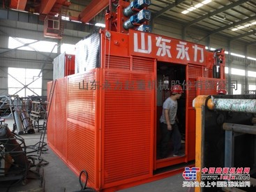 齿轮式传动 施工电梯 SC200/200