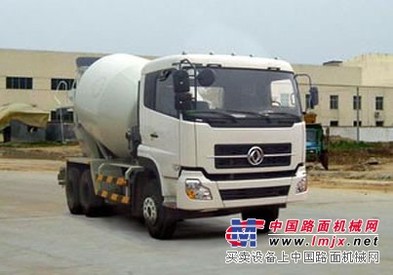 东风天龙后双桥混凝土搅拌车