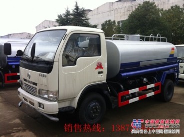 江西九江綠化灑水車哪裏有賣的,5噸10噸灑水車廠家低價直銷。