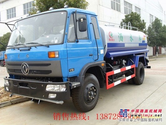 江西宜春綠化灑水車哪里有賣的,5噸10噸灑水車廠家低價(jià)直銷。