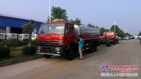 厂家直销3吨-5吨-8吨运水车