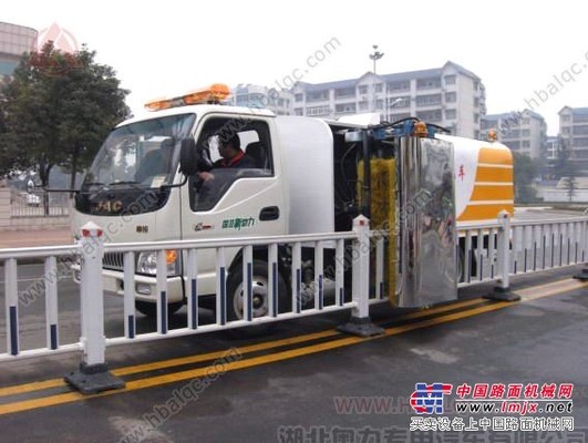 江淮護(hù)欄清洗車,公路護(hù)欄清洗車,JAC街道隔離護(hù)欄清潔車價(jià)格