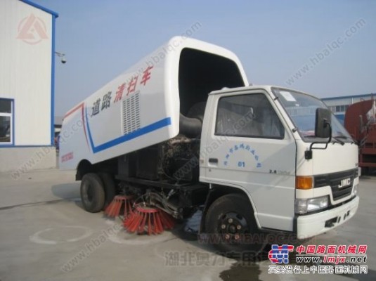 江鈴道路清掃車,5立方小型掃路車價格,市政環衛清掃車廠家