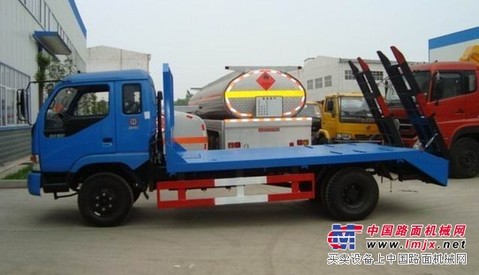 信阳市洒水车平板车哪里买？厂家直销13872888150