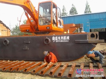 水陆两用挖掘机底盘改装道明水利13593813102