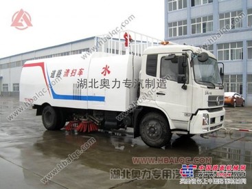 东风福瑞卡扫路车  77.5马力副发动机 小型部队扫路车