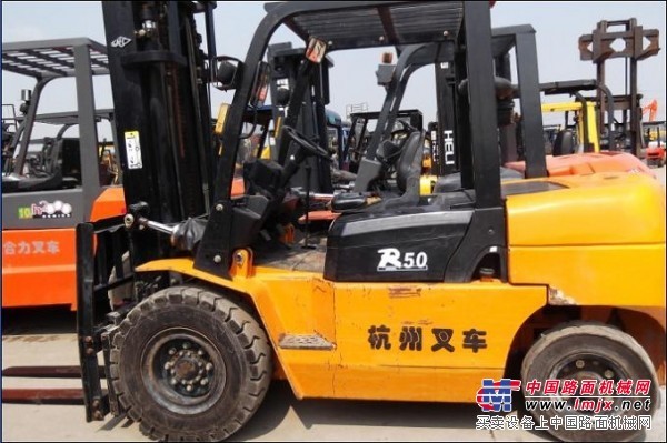 河南二手杭州5噸叉車價格，鄭州二手合力6噸叉車市場
