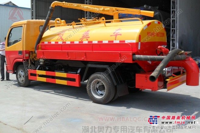 东风福瑞卡小型抽粪车