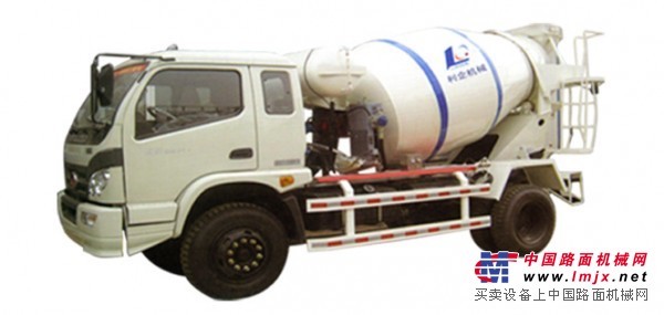 lqjx-007車載式小型混凝土泵車運作高效