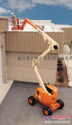 重庆高空作业车-电动曲臂自行走高空作业平台
