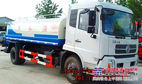 天锦12方树木灌溉车_12吨草坪浇水车