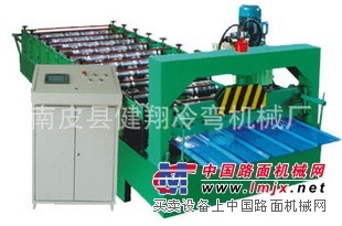 供应840型设备型彩钢屋面板成型机
