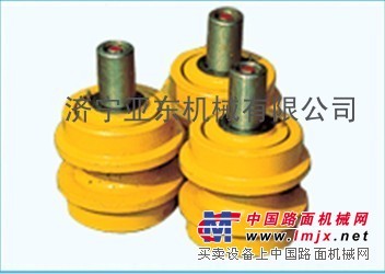 山推配件 SD22 托轮 