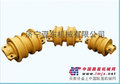 供应山推配件 SD22 双边支重轮 